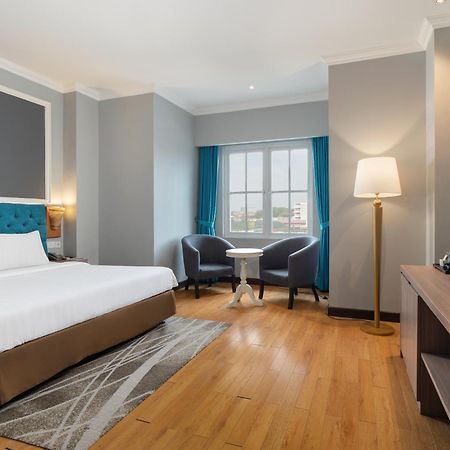 Luminor Hotel Palembang By Wh Free Massage 10 Minutes Εξωτερικό φωτογραφία