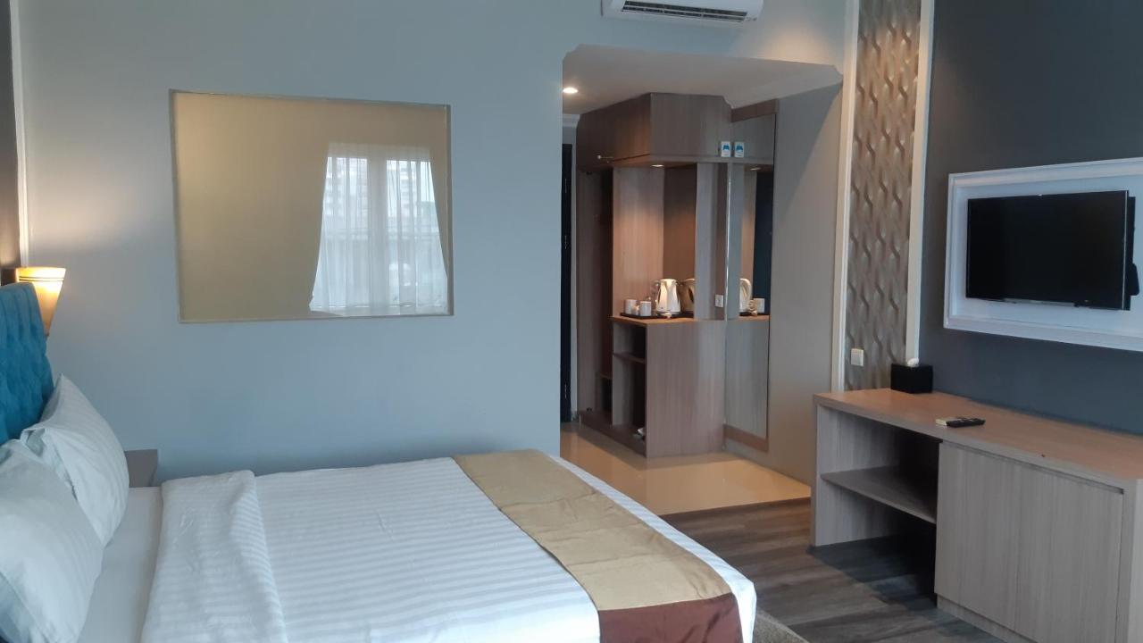 Luminor Hotel Palembang By Wh Free Massage 10 Minutes Εξωτερικό φωτογραφία