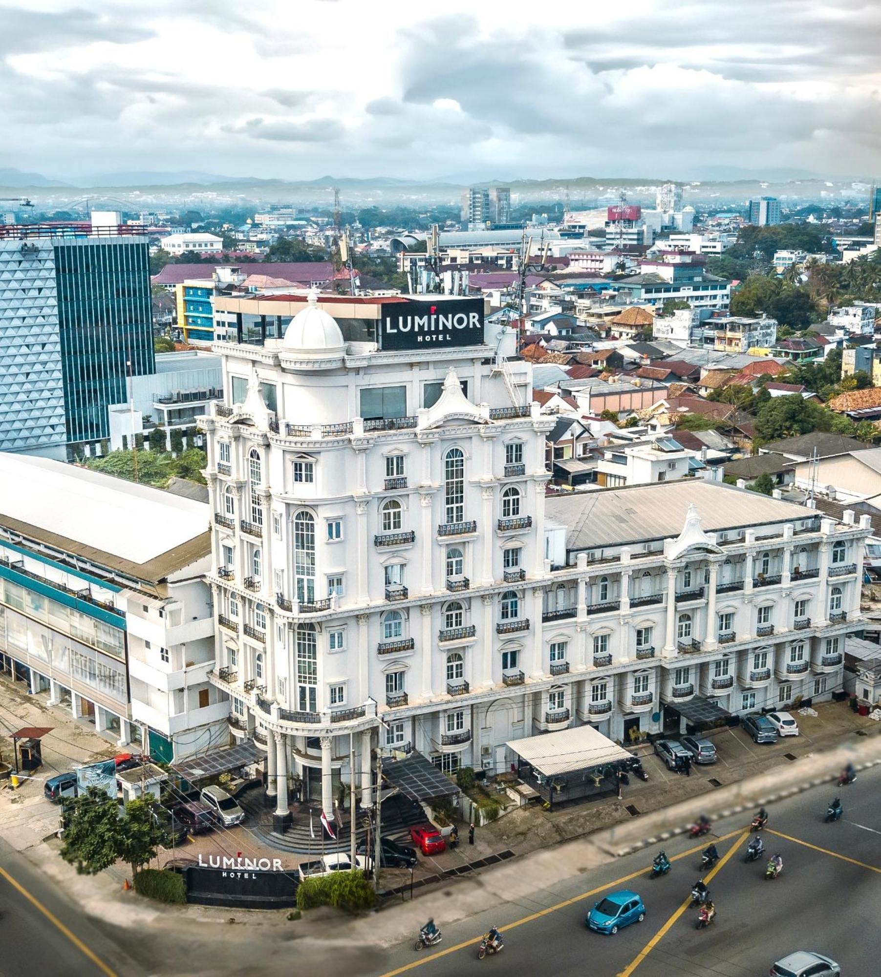 Luminor Hotel Palembang By Wh Free Massage 10 Minutes Εξωτερικό φωτογραφία